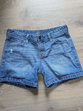 Old Navy Women's Flirt Light Blue Denim Shorts